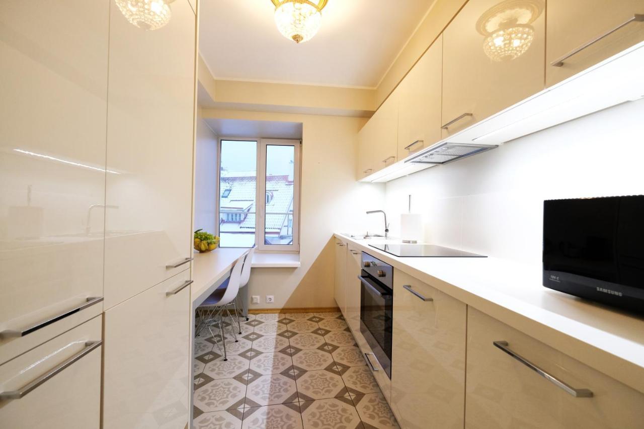Tallinn City Apartments - 2 Bedroom On Old Town Main Street Viru ภายนอก รูปภาพ